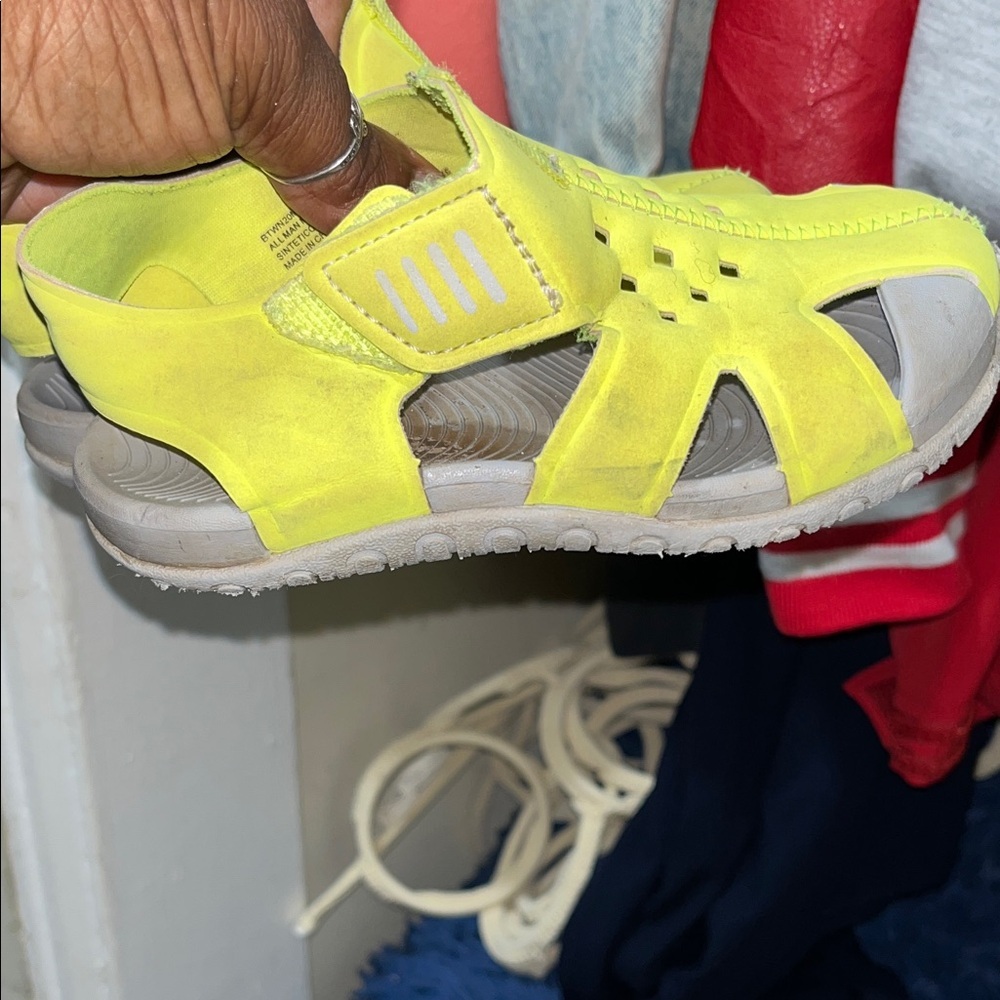 Wonder Nation Bright Yellow Kids Sandals - Picture 1 of 2